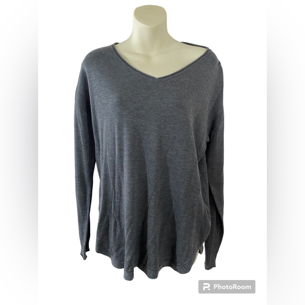 Toi&moi light weight knit sweater. EUC size medium